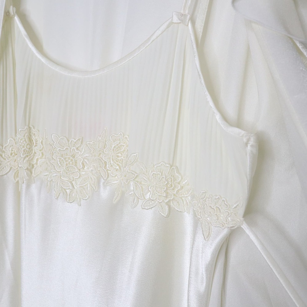 Oscar de la Renta Ivory Satin Wrap Robe - Picture 7 of 13